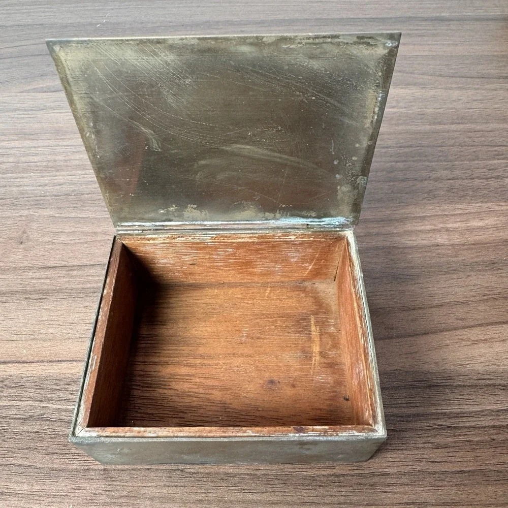 Vintage Chinese Etched‎ Brass Tea Snuff Trinket Box w/Jade Emblem Disc 4x3.25